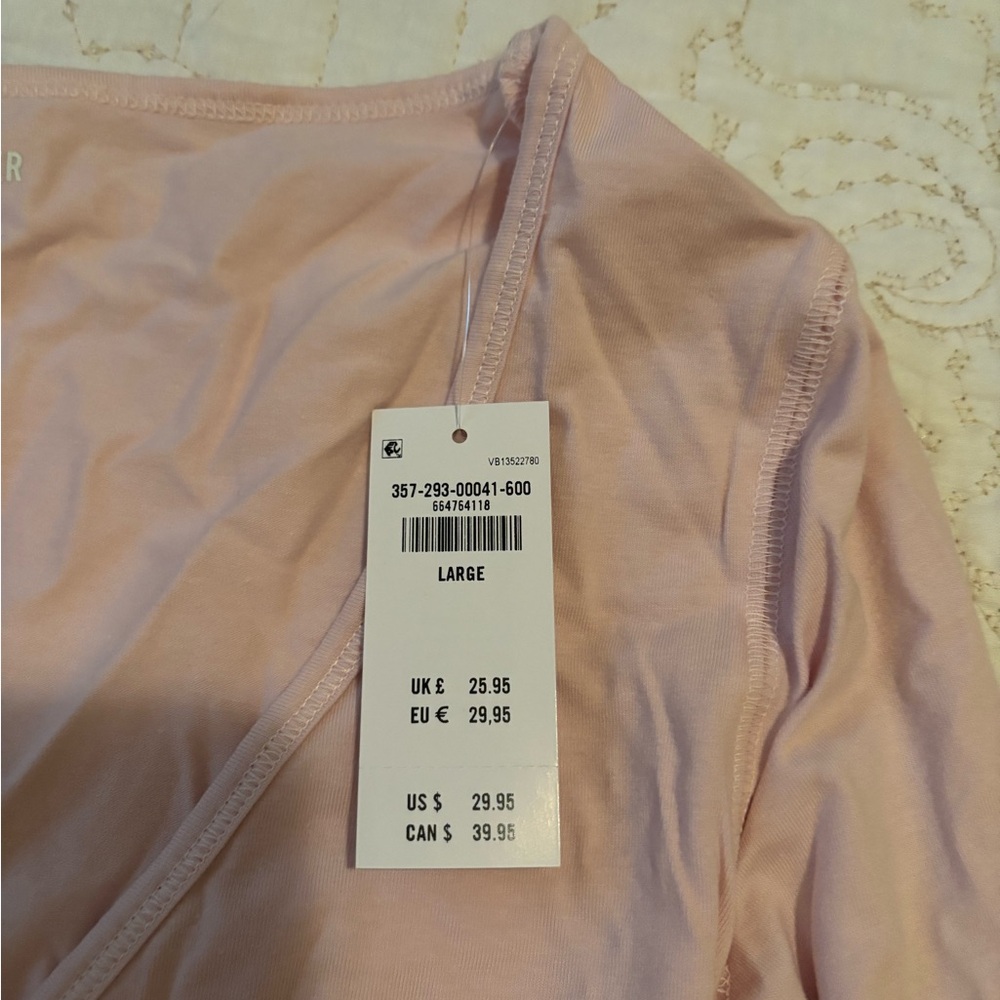 Hollister Light Pink Top - Picture 7 of 7